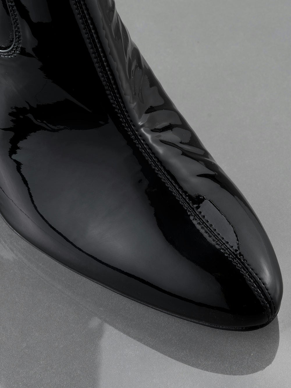 shoe side view alt:fit2 alt:hover